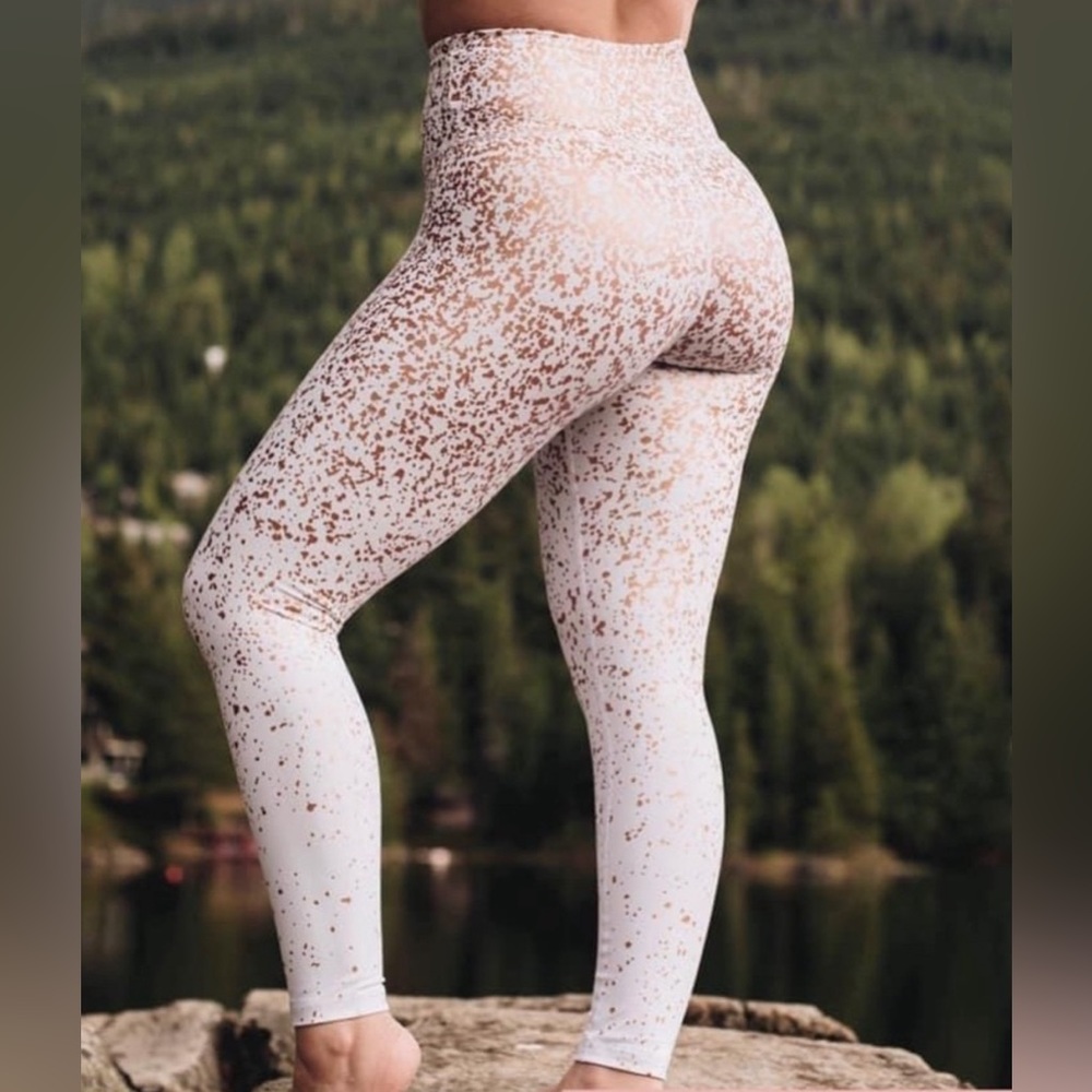 *SOLD* Zyia White Stay Gold Leggings